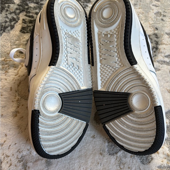 Nike Gamma Force Sneakers - Picture 2 of 4